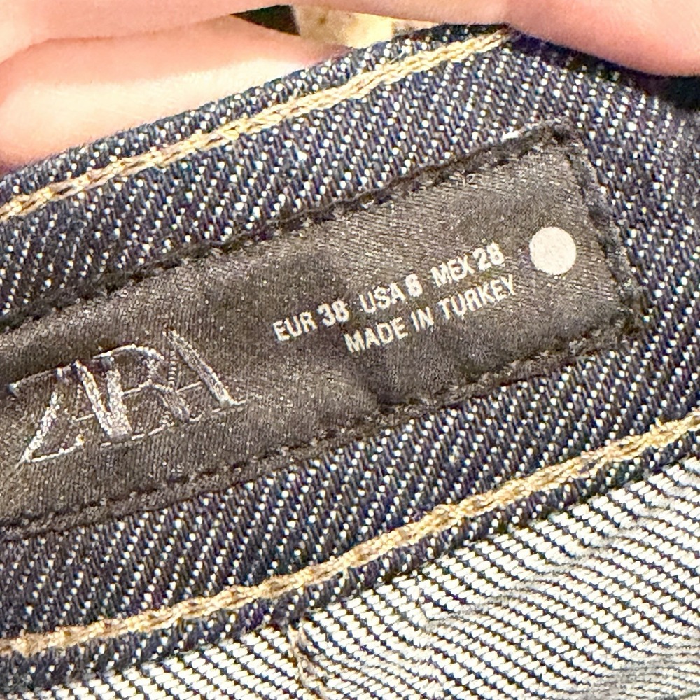 Zara ZW COLLECTION CRACKLED BARREL LOW-RISE JEANS Dark Wash $99 Size 8 - Picture 6 of 7
